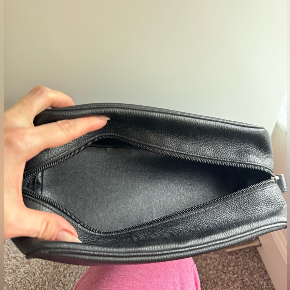 Vintage Gianni Versace Black Leather Medusa Toiletry Bag Made in Italy - Picture 5 of 9